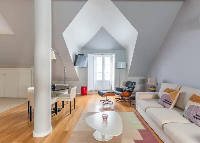 FLH Baixa-Chiado Library Loft